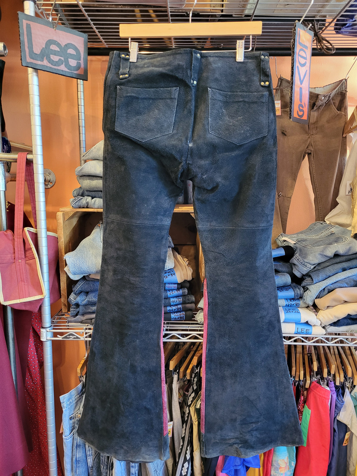 *INCREDIBLE* True Vintage 1970s Suede Bell Bottom Pants, 31 x 34